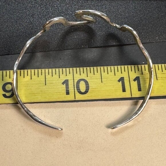 VTG Solid Sterling Silver 925 Wave Design Cuff Bracelet Size 2.5'' Diameter - Picture 9 of 10